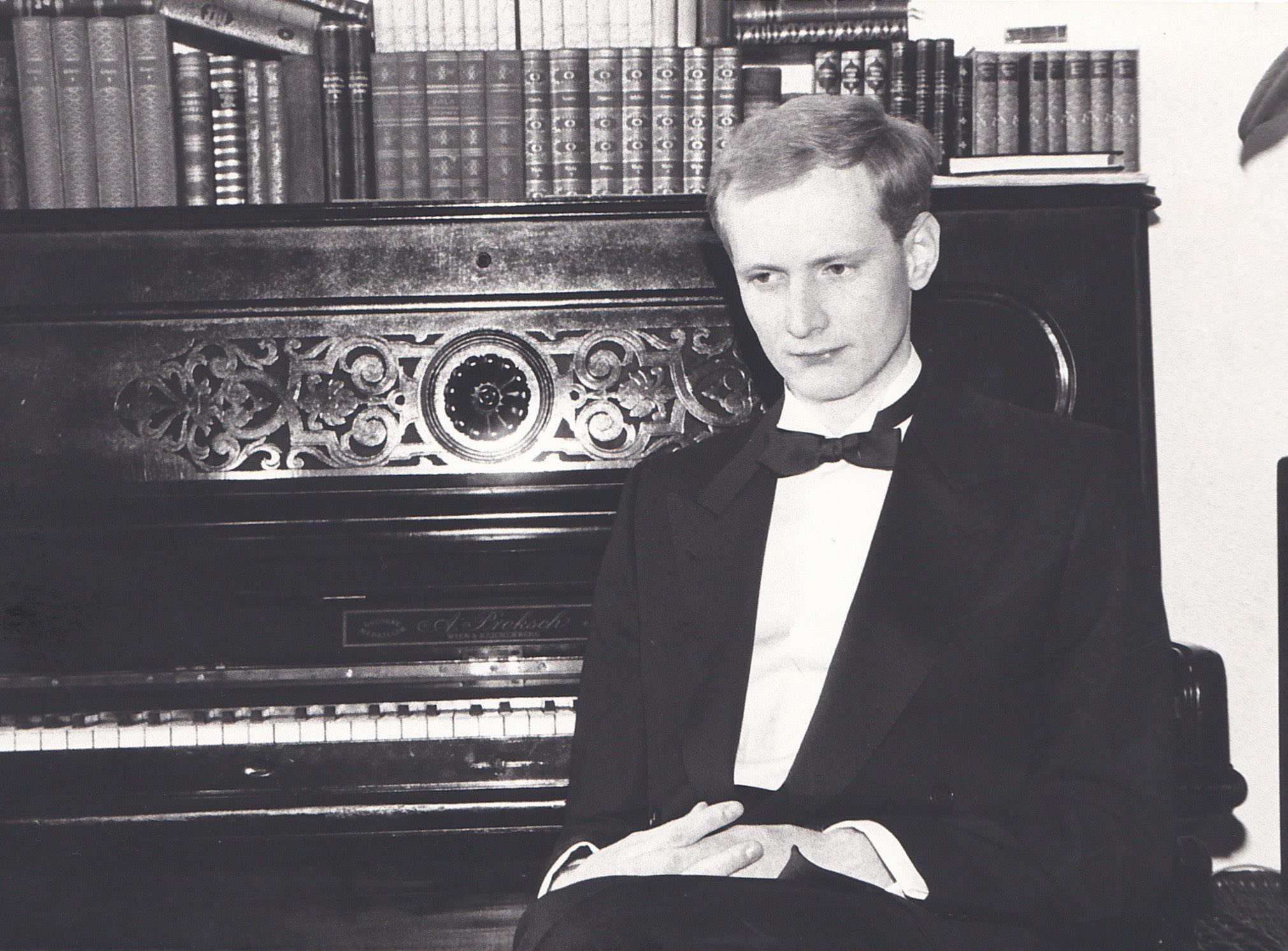 Arno Raunig is one of the best interpreters of arias by Mozart, Handel, Schubert, Gluck, and Farinelli. Opera singer, Countertenor, famous Sopranist, male soprano